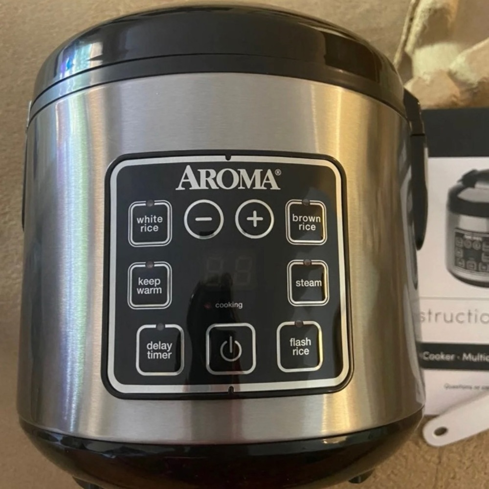 Aroma Stainless Steel Rice Cooker - Picture 4 of 7